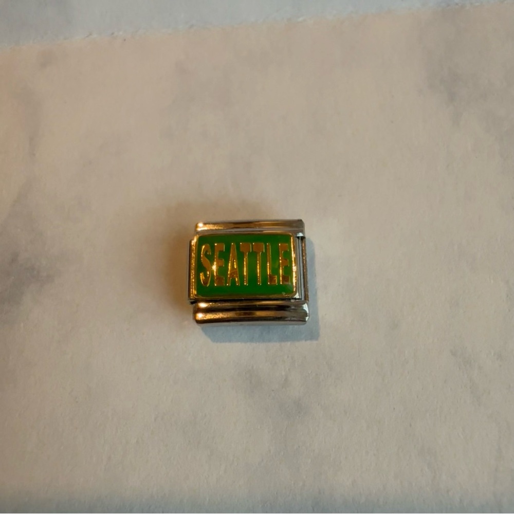 Seattle Charm Link